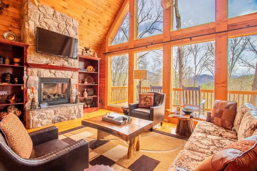 Elegant Log Cabin between Cherokee and Bryson City, hot tub & fire pit - Image 1