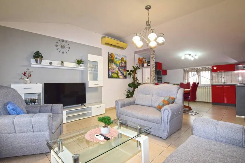 Holiday apartment 2, village Štinjan, 600m from the beach - Image 1