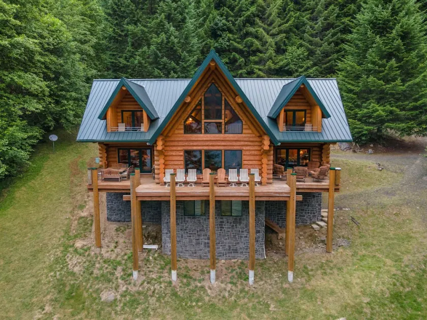 Lakefront Lodge på Lake Swift - Image 1