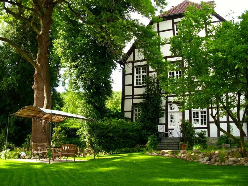 Giebelkemenate Altes Pastorat in Stromberg - Image 1
