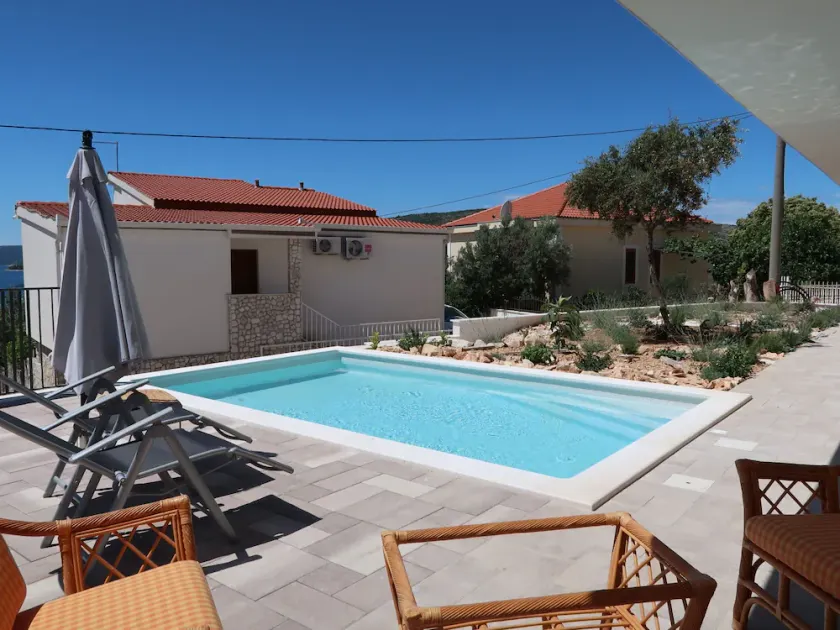 Apartment Viva-by the sea-garden & terraces by Interhome - Image 1