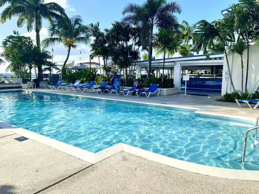 Cozy condo - stone throw away from the beach ! - Image 1