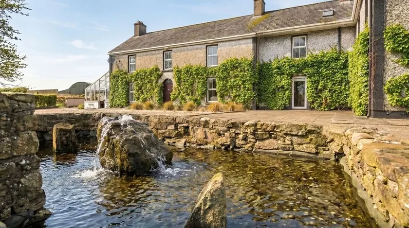 Country House, Cottage and Event Barns - Image 1