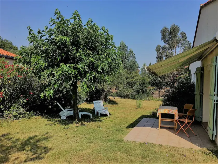 Maison lumineuse avec jardin, 3 ch., proche centre de Céret, jusqu'à 6 pers., animaux bienvenus - Image 1