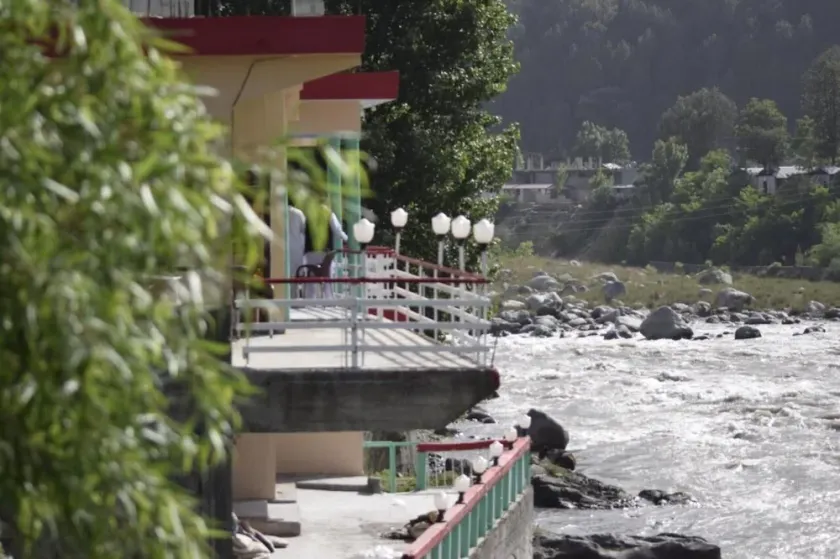 Saif Hotel And Restaurant - Image 1