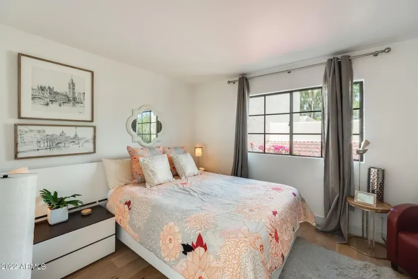 Elegant & Charming Townhome in the iconic Arizona Biltmore Estates - Image 1