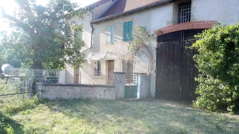 Old stone house - Image 1