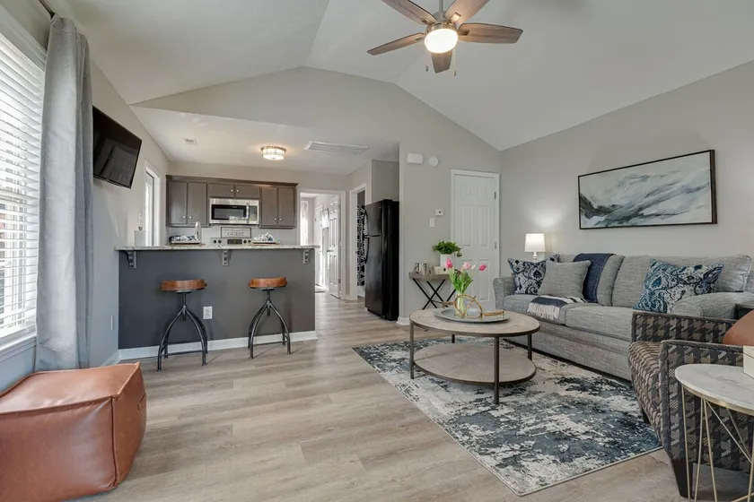 Clean and Private Updated Duplex Apartment  - Image 1