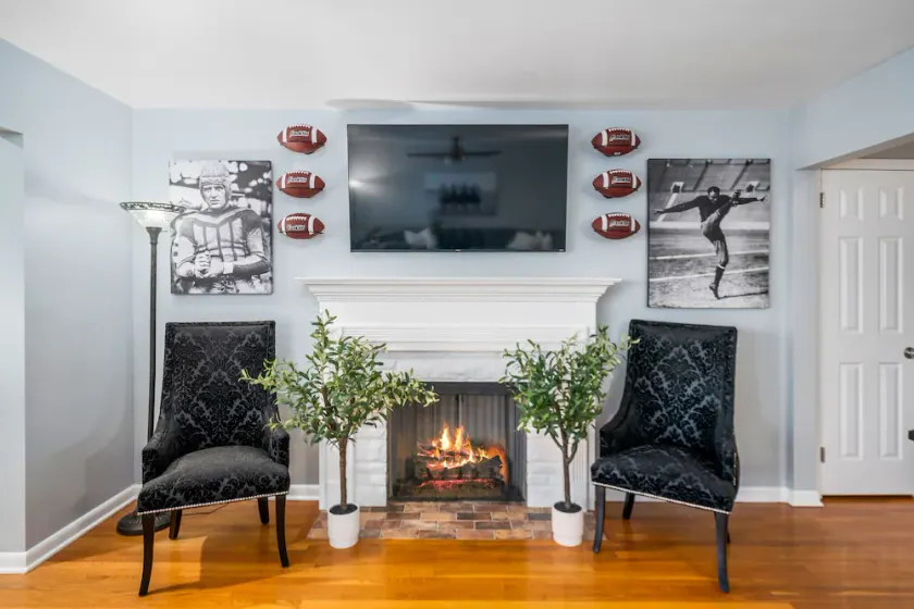Beautiful Home only Steps to the Pro Football Hall of Fame, Sleeps up to 12! - Image 1