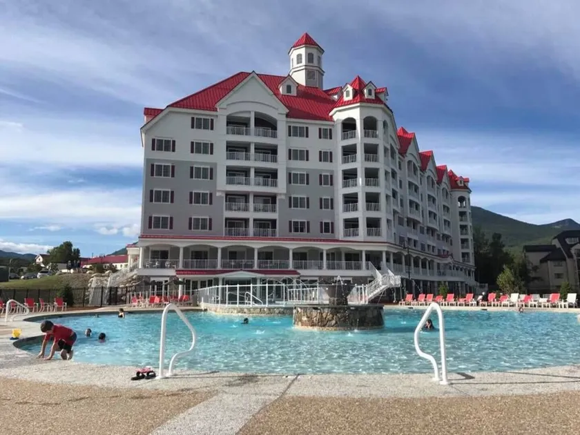 nyligt moderne studie på River Walk Resort med bjergudsigt fra balkon - Image 1
