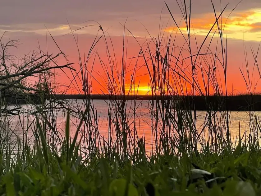 Quiet and relaxing come enjoy the river and coastal life at The Slippery Minnow. - Image 1