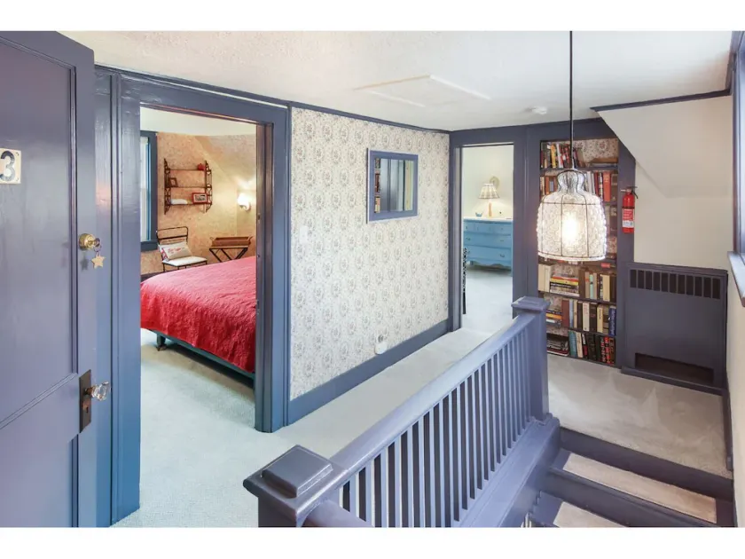 The LakeView: Crystal Lake Living at Its Best - Image 1