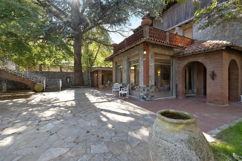 Villa \"Pratolina\" with Private Terrace, Balcony & Wi-Fi - Image 1