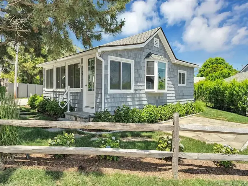 Charming Beach Cottage - Image 1