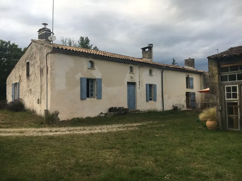 Pretty old house ideal for small groups - Image 1