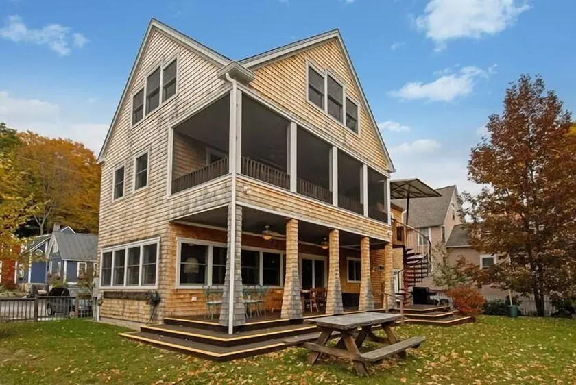 1/4 Acre Woods on Lake Waukewan! - Image 1