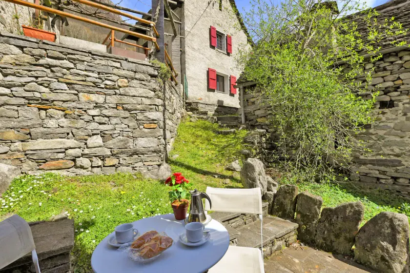 Rustico Esterina in Val Verzasca for 4 - Happy Rentals - Image 1