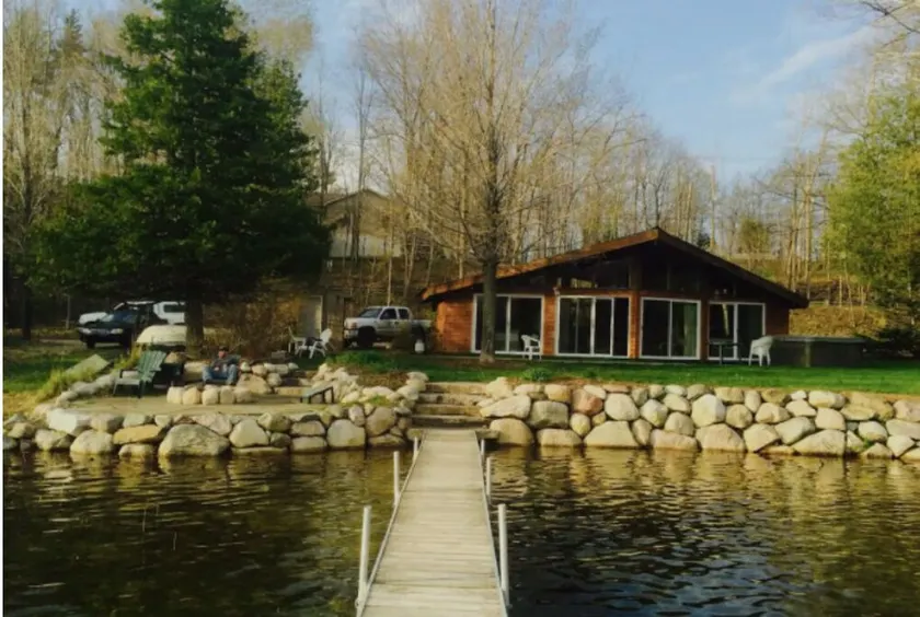 Gotaway Lodge on Lake Ann - Image 1