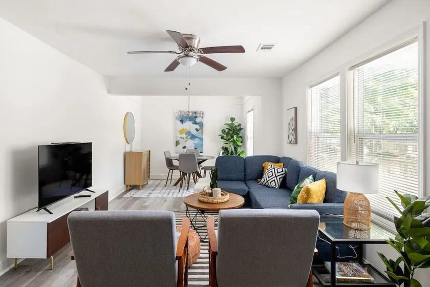 Modern Bungalow Minutes from Downtown Atlanta and Lakewood - Image 1