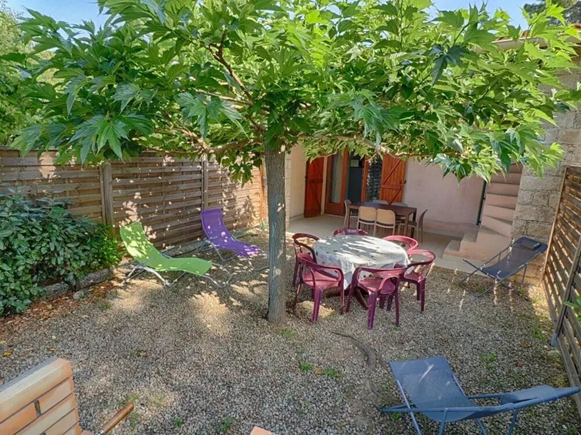 Garden-Level Apartment, 3 Rooms, 6 Guests, Near Liscia Beach - Image 1