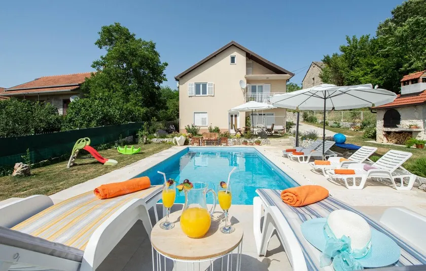 Amazing home in Suhac - Image 1