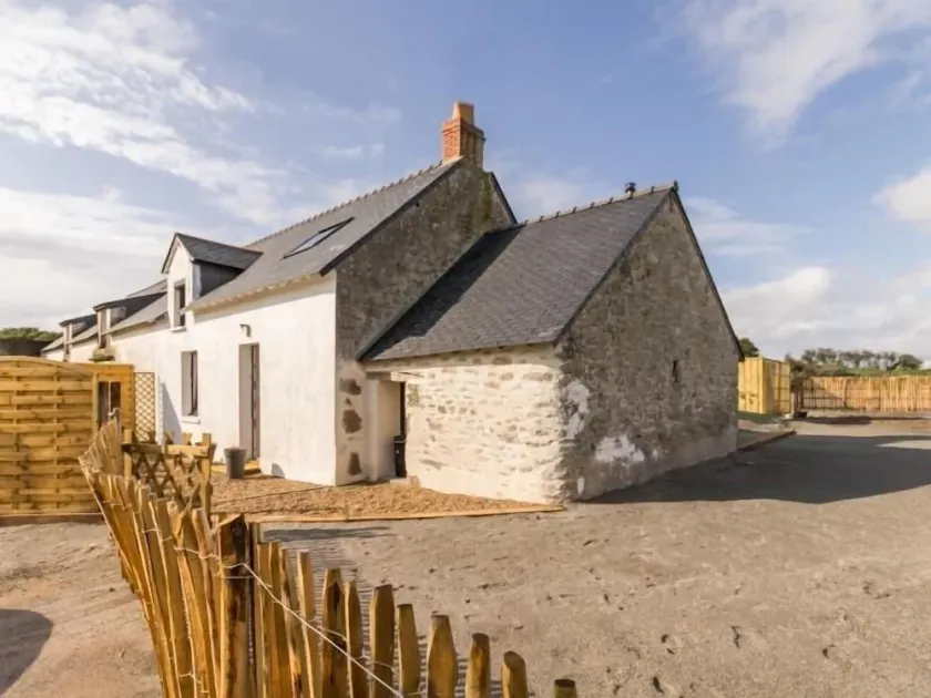 Cozy Countryside Home near Beach with Private Terrace, WiFi, and EV Charging - Image 1