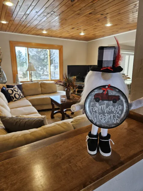 Charming Lake Poygan Farmhouse – Peaceful Escape for Families & Outdoor Lovers - Image 1