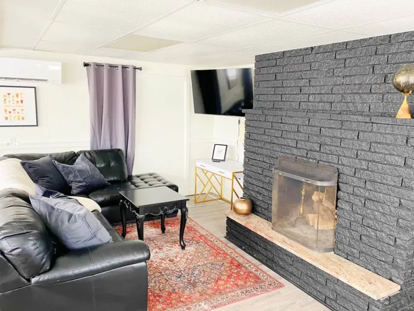 The Club House - Suite 101 - Image 1