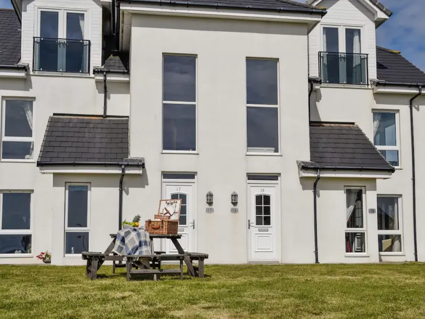 Seaviews And Hot Tub At The Fairways - Uk39821 - Image 1