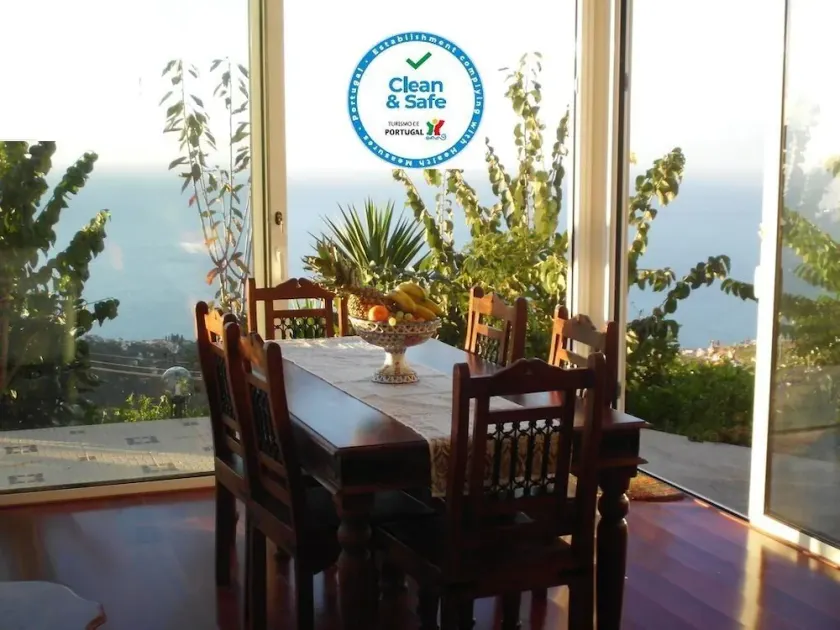 Casa Albatros- offre una vista a 180 gradi sul mare con giardino privato e ingresso e WiFi - Image 1