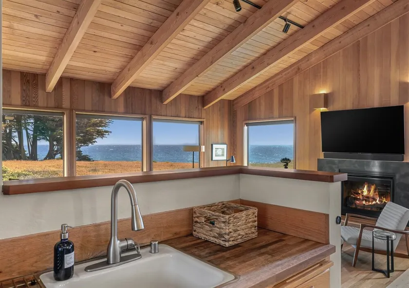 Sea Ranch Ocean Bluff: Hot Tub, Pool, Golf, Pets - Image 1