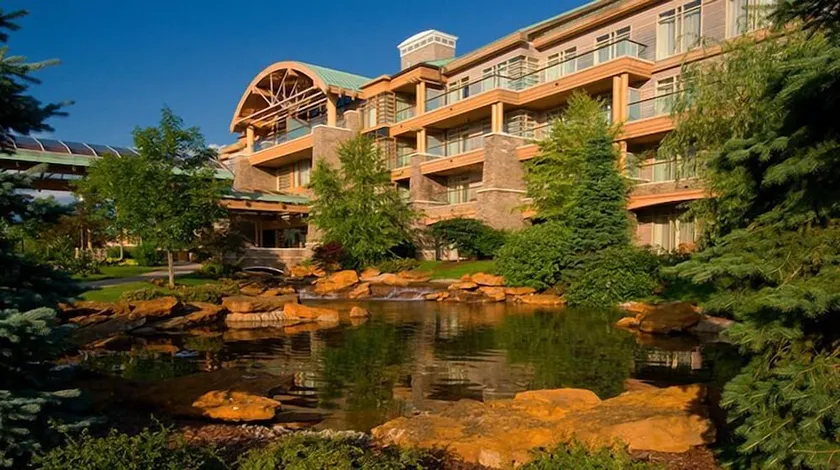 The Lodge at Turning Stone Resort Casino - Image 1