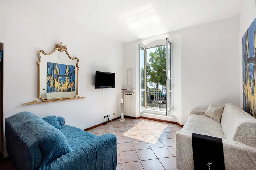 Apartamento 'La Finestra Sul Mare' con vistas al mar y balcón - Image 1