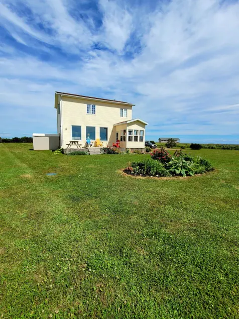 Oceanfront - PEI Beach House by the Bay - 4 Star - Great Location - Image 1
