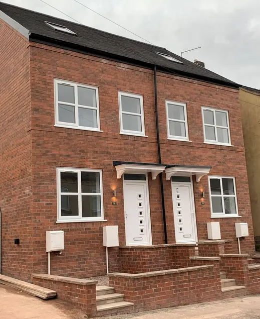 3 Bedroom New House with Wi-Fi Sleep 5 By Home Away From Home - A - Image 1