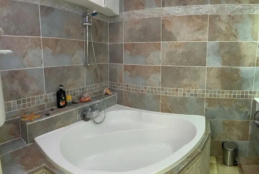 GARDENS OF GRAND SELVE Air conditioning, jacuzzi, sauna and swimming pool. - Image 1