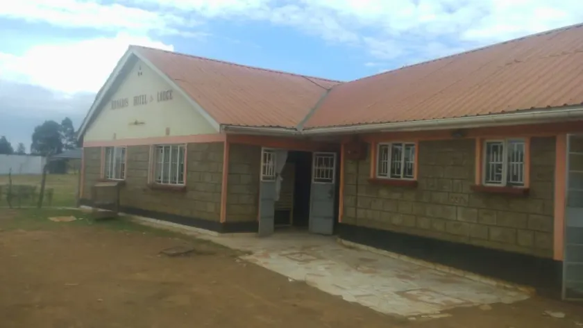 Benaris Hotel & Lodge - Image 1