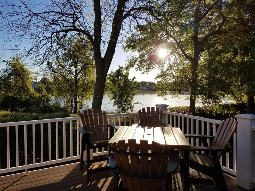 Schönes Haus mit großer Terrasse und Blick auf das Marschland von Terrasse & Balkonen. Swim-Up Pool Bar! - Image 1