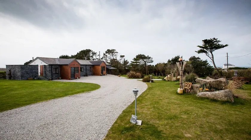 Lands End 2 bedroom Cottage, with hot tub and private garden - Image 1
