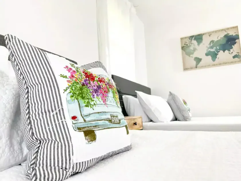 Cozy Suite w/*King Size Bed *6 Min-UGA/Dwtn + Full Sports Park - Image 1