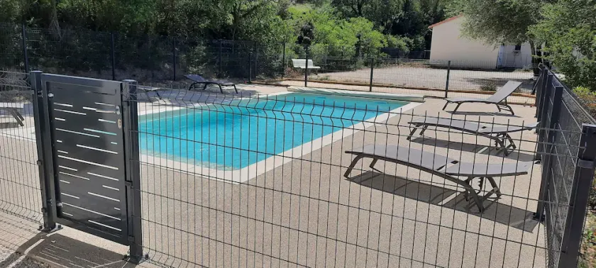 Location de Studio Meublé de Tourisme Avec Terrasse, Proche de Montélimar - Image 1