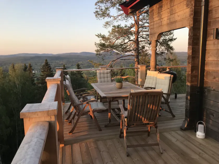 Chalet de montagne nouvellement construit avec une vue magnifique - Image 1