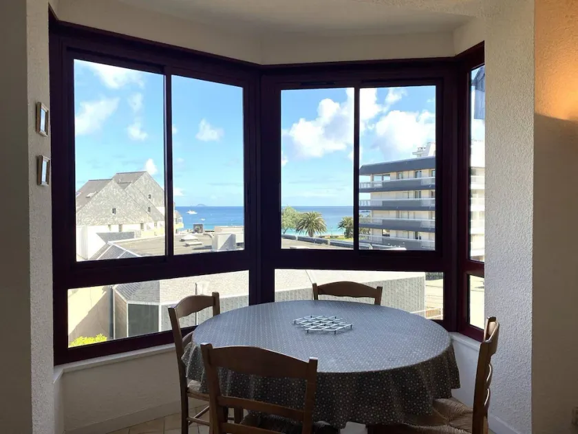 Appartement VUE MER à 200m de la plage de Trestraou à PERROS-GUIREC - Image 1