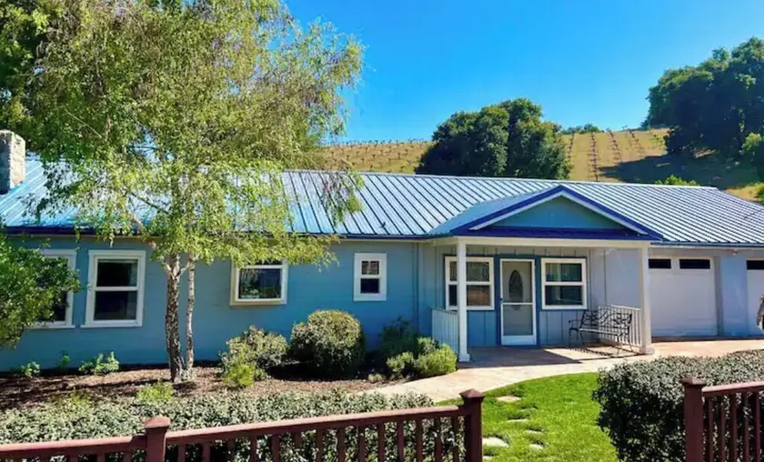 3 bedroom, 2 bath West Side Paso home! Located on the beautiful Songs Vineyard! - Image 1