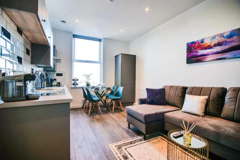 1 Bedroom apartment with open plan kitchen, diner, and lounge. - Image 1