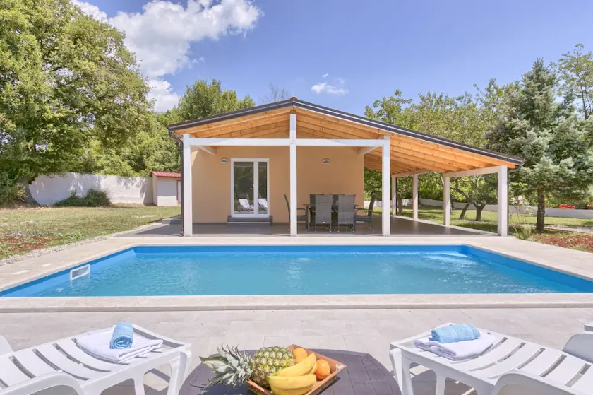 Noelene - Cozy house, Private Pool, BBQ, Quiet area, Privacy - Image 1