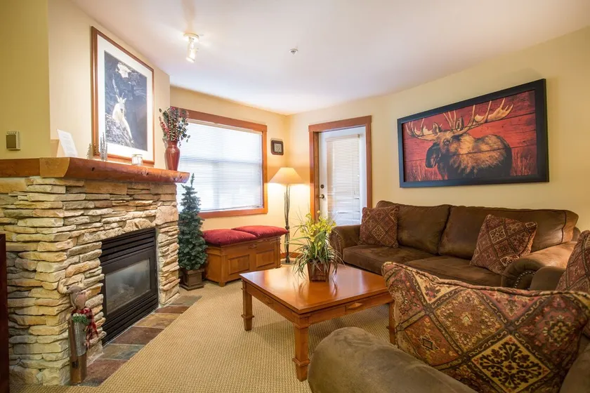 Ski-in - ski-out Powderhorn Condo with Shared Hot Tubs a Pool & Gym at Club Solitude - Image 1