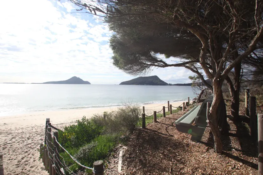 Beachfront Nelson Bay Apartment - Image 1