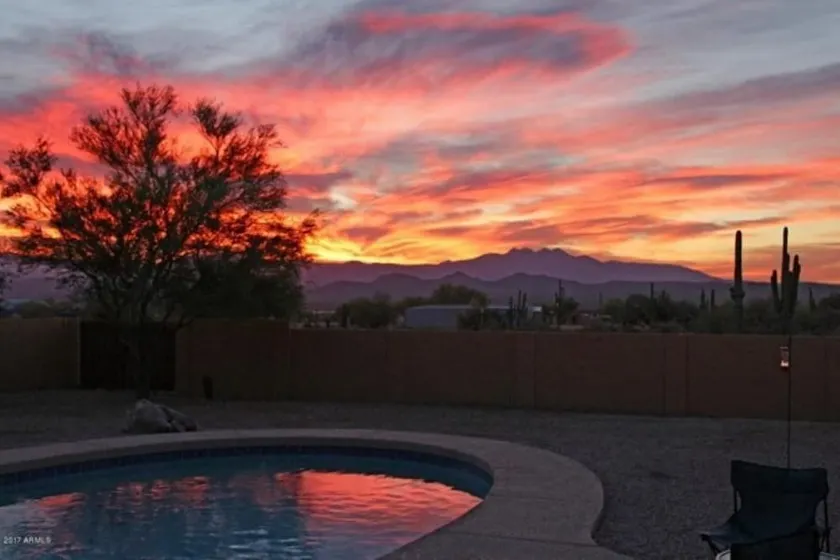 Winter getaway, come escape with a pool! - Image 1
