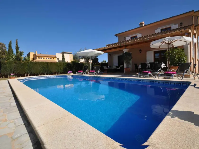 Villa Gatoves, acolhedora casa de férias em Sant Llorenç - Image 1